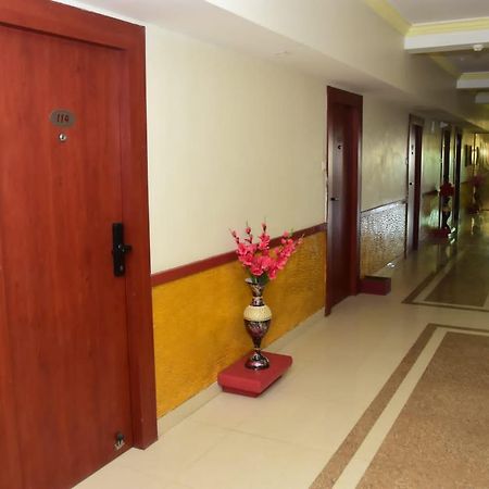Hotel Shiv International Bhachau Exterior photo
