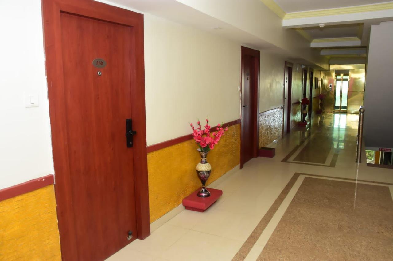Hotel Shiv International Bhachau Exterior photo