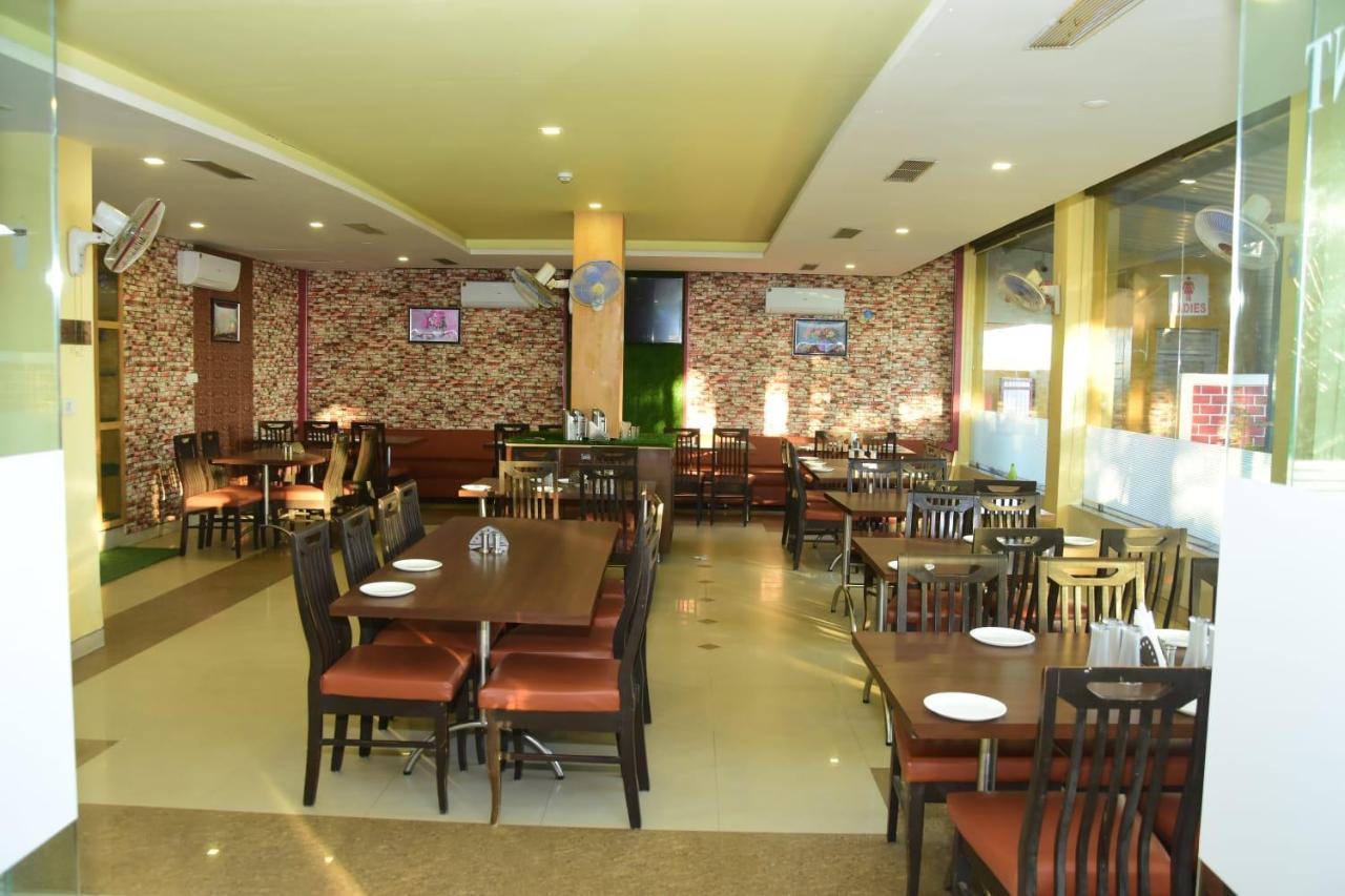 Hotel Shiv International Bhachau Exterior photo
