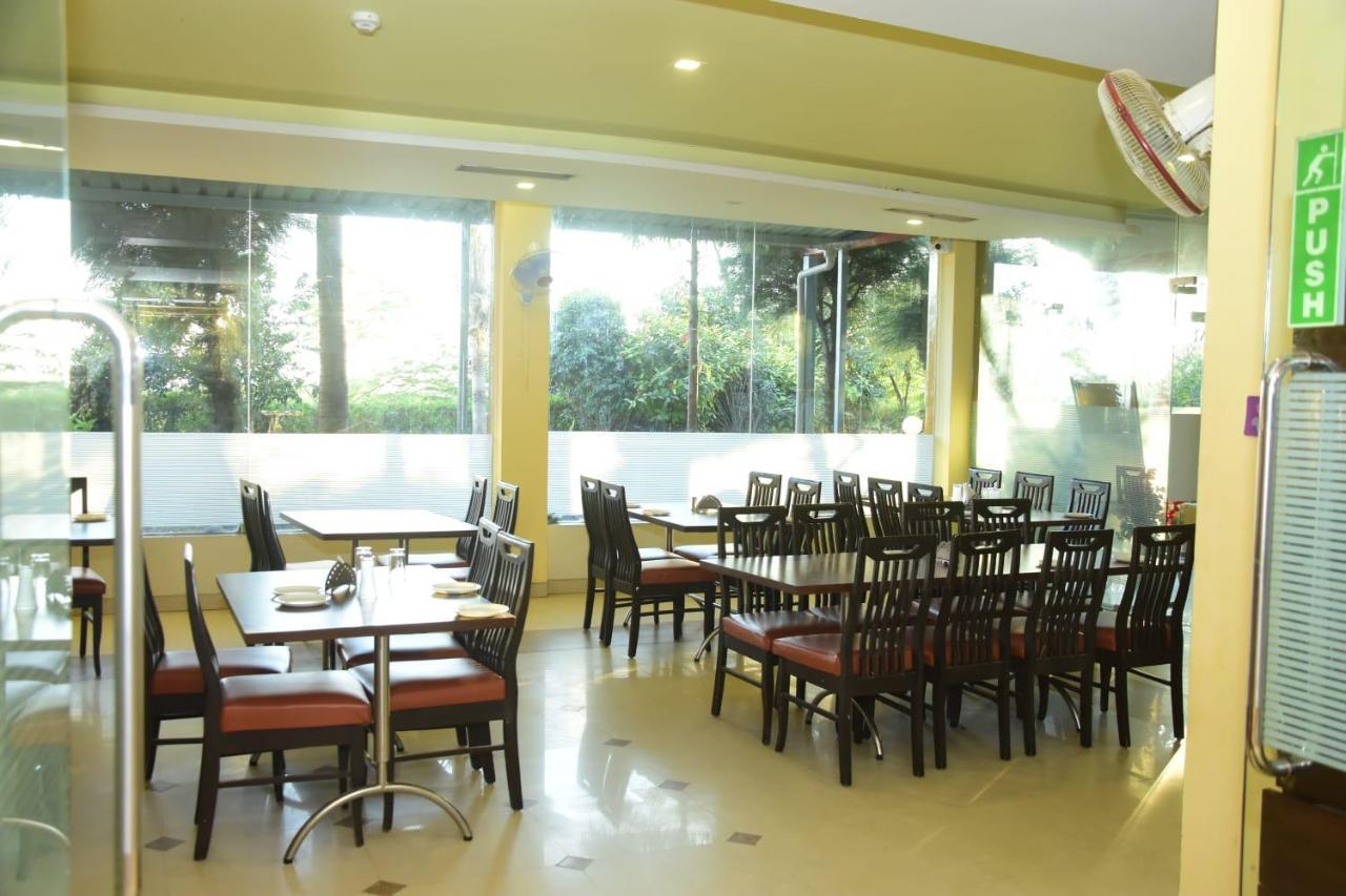 Hotel Shiv International Bhachau Exterior photo