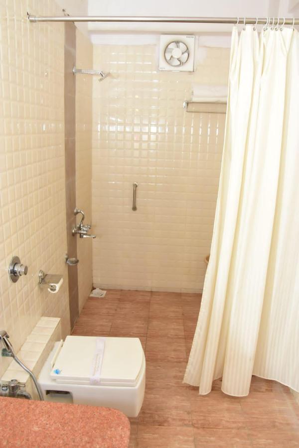 Hotel Shiv International Bhachau Exterior photo