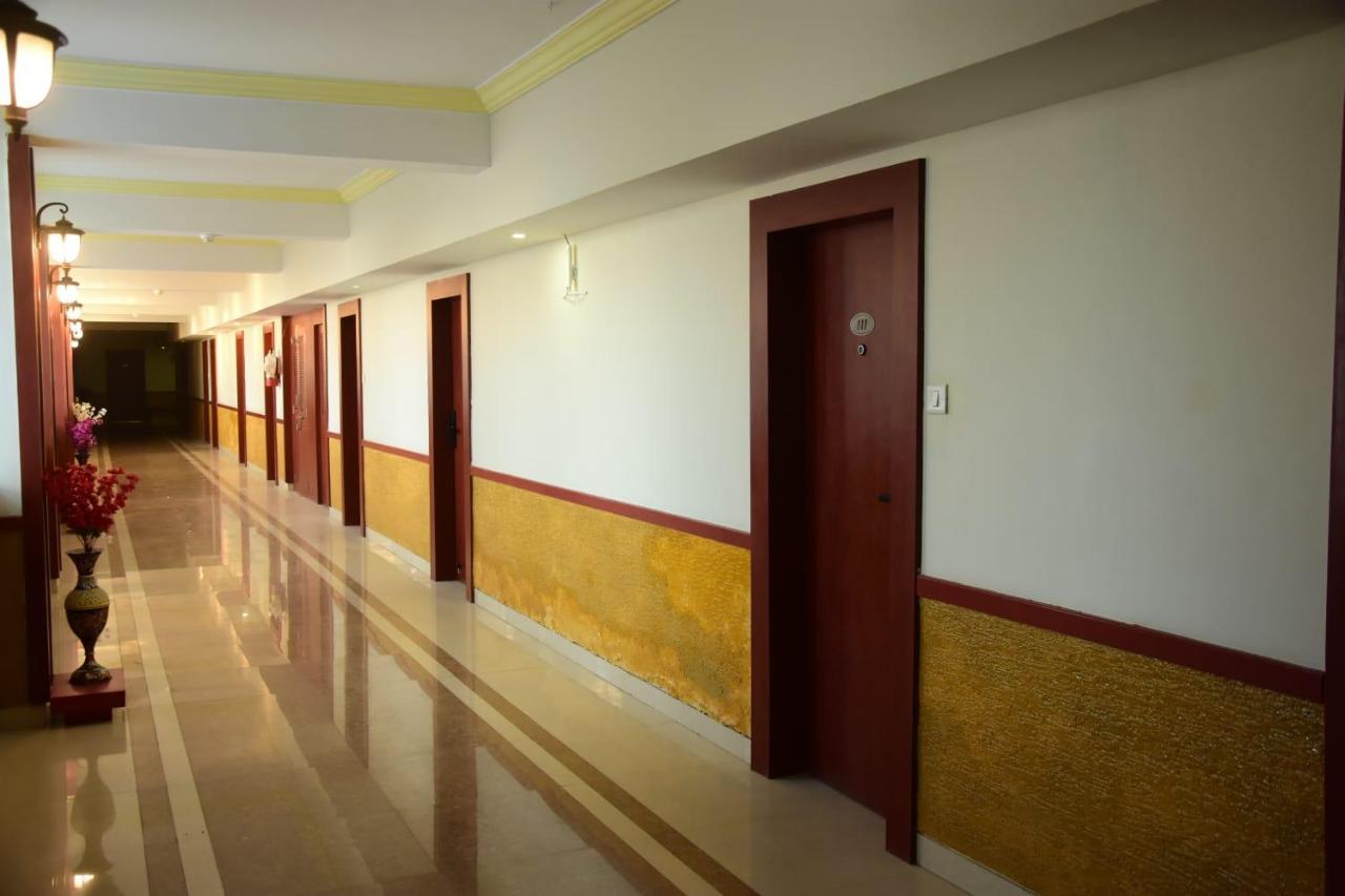 Hotel Shiv International Bhachau Exterior photo